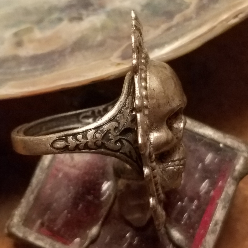 SILVER METAL SKULL RING - Picture 4 of 5
